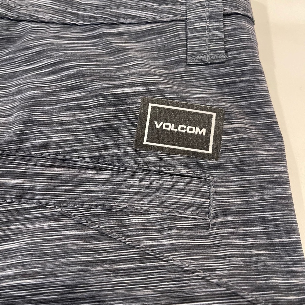 Volcom shorts - Picture 4 of 4